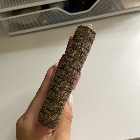 DIOR Logo Wallet - Picture 2 of 9